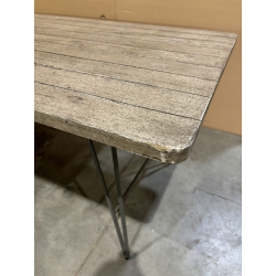 MACABANE - Table de jardin rectangulaire 6/8 personnes en bois teck teinté grisé et pieds en métal