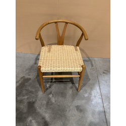MACABANE - Chaise en bois de mahogany, dossier arrondi et assise en rotin