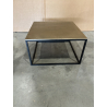 MACABANE - Table carrée aluminium doré pieds métal
