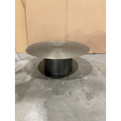 MACABANE - Table basse 80x80cm fer noir et bordure dorée