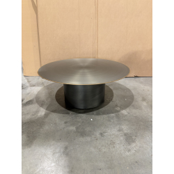 MACABANE - Table basse 80x80cm fer noir et bordure dorée