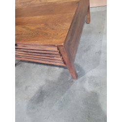 MACABANE - Table basse carrée 70x70cm en manguier 2 tiroirs ajourés